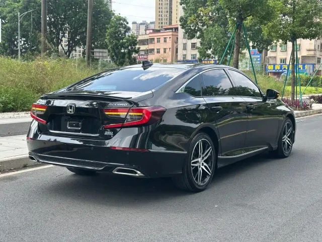Honda Accord — Фото автомобиля 9