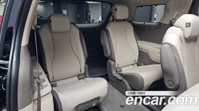 Kia Carnival Generation 4 — Фото автомобиля 19