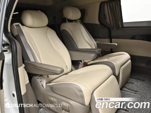 Kia Carnival Generation 4 — Фото автомобиля 12