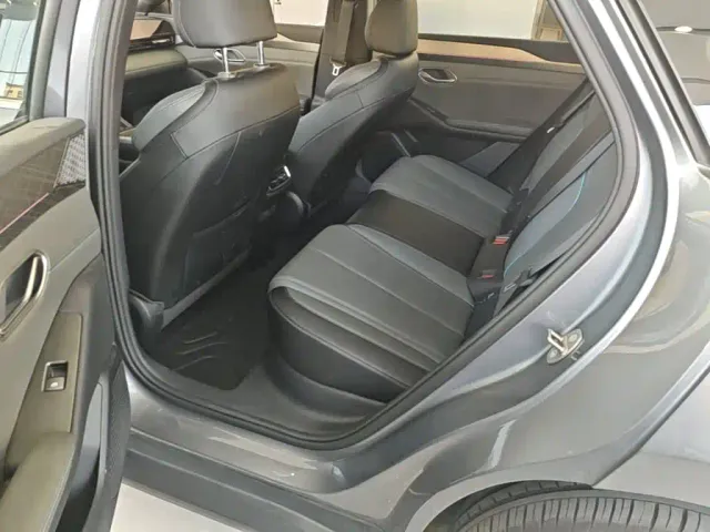 BYD Qin L — Фото автомобиля 16