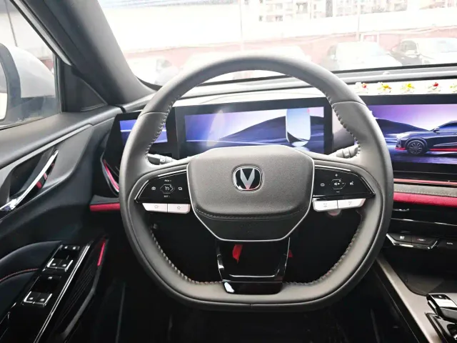 Changan X5 Plus — Фото автомобиля 6