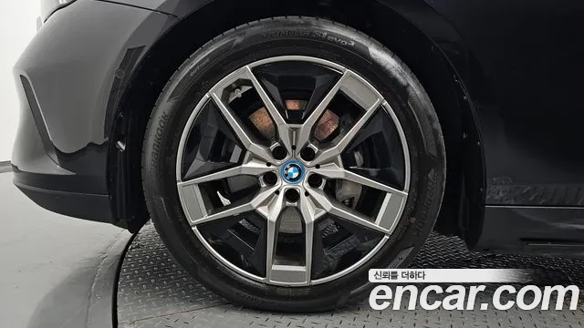 BMW i5 G60 — Фото автомобиля 5