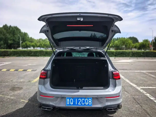 Volkswagen Golf 2023 Facelift 280TSI DSG R-Line Lite — Фото автомобиля 7