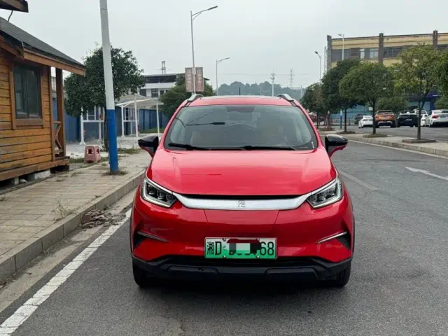 BYD Yuan Pro — Фото автомобиля 2
