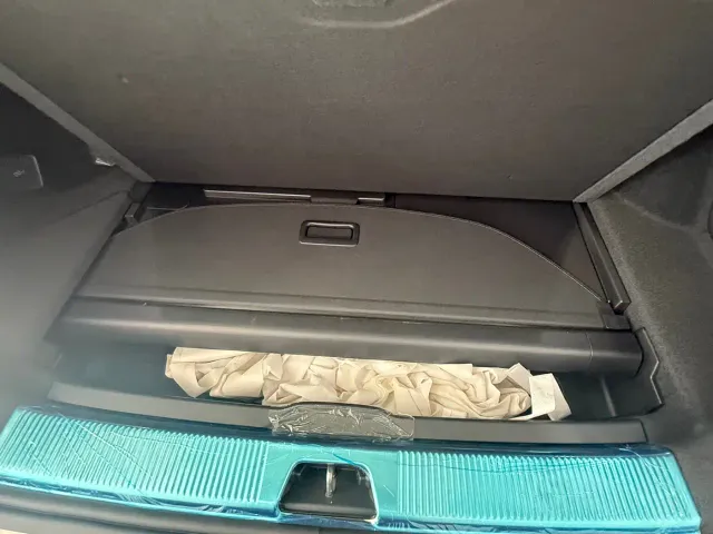 Volvo XC70 Plug-in Hybrid — Фото автомобиля 18