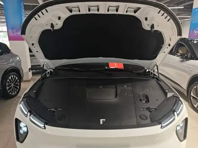 Nio EC6 — Фото автомобиля 19
