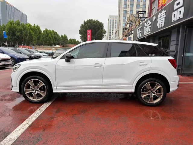 Audi Q2L — Фото автомобиля 3