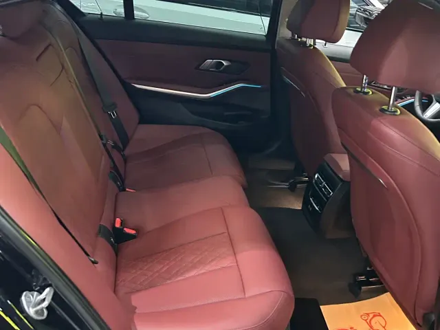 BMW 3 Series — Фото автомобиля 5