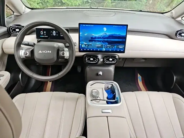 GAC Aion UT — Фото автомобиля 9