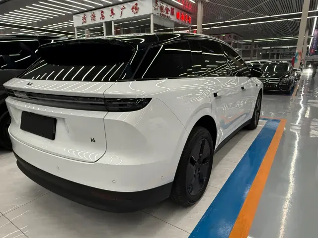 Li Auto i6 — Фото автомобиля 8