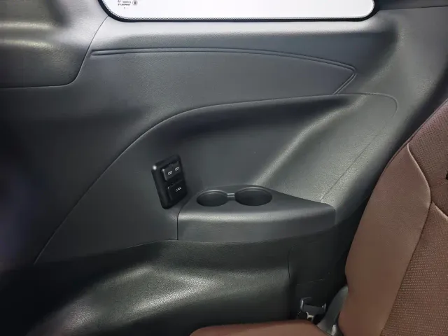 Toyota Sienna — Фото автомобиля 24