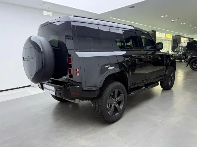 Land Rover Defender — Фото автомобиля 3
