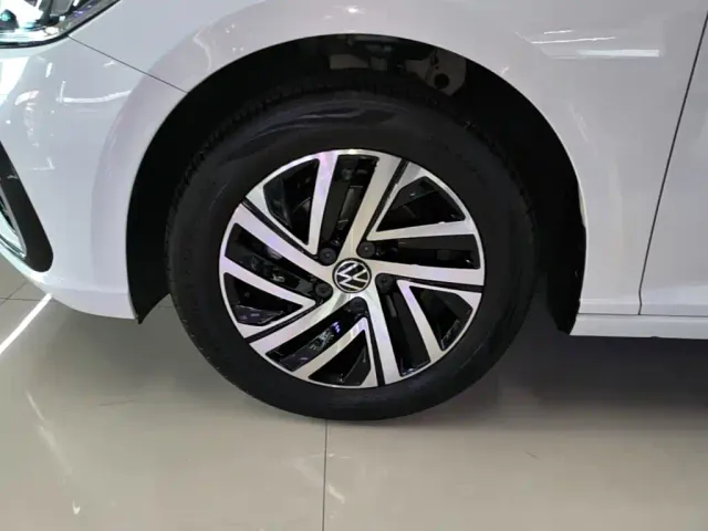 Volkswagen Lavida — Фото автомобиля 22