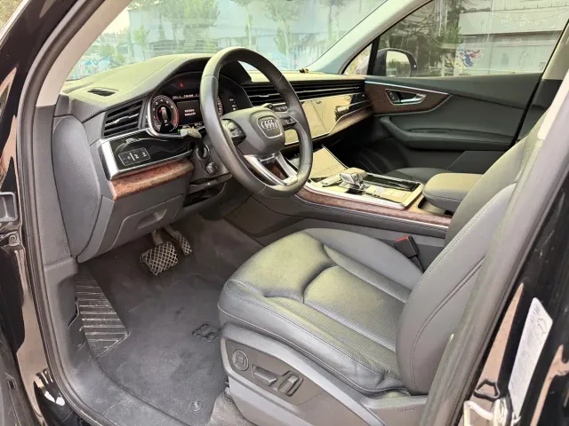Audi Q7 — Фото автомобиля 5