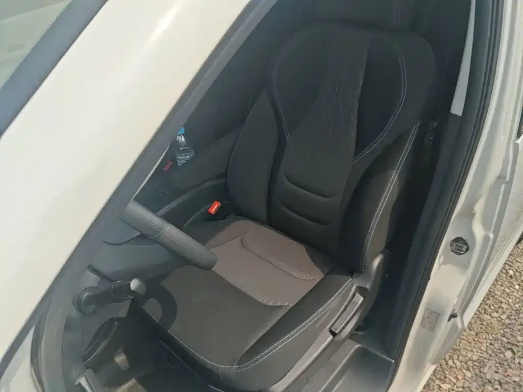 JAC Refine JAC Refine M3 2025 1.8L Manual Comfort Edition 7/8-seater — Фото автомобиля 10