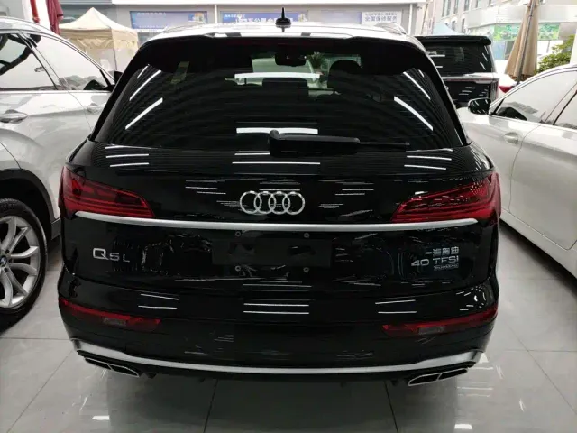 Audi Q5L — Фото автомобиля 3
