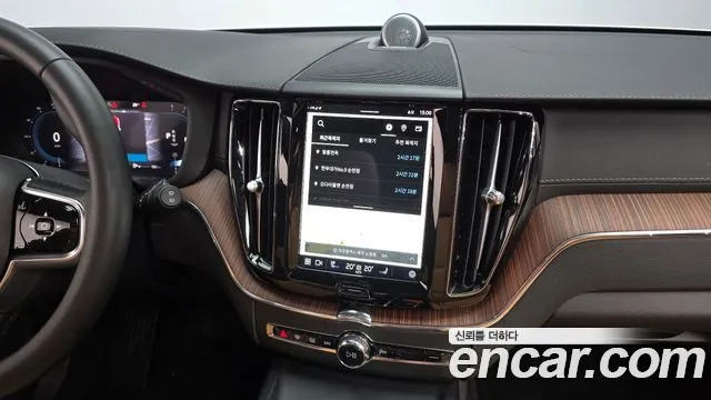 Вольво XC60 — Фото автомобиля 13