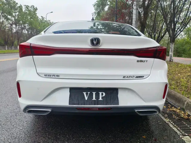 Changan Eado — Фото автомобиля 9