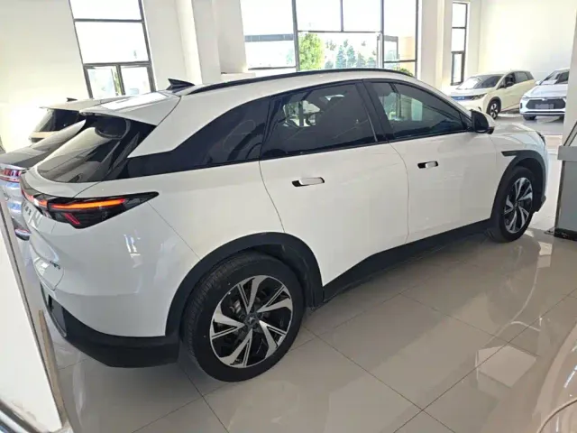 Arcfox Alpha T5 — Фото автомобиля 6