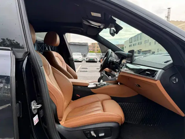 BMW 6 Series Gran Turismo — Фото автомобиля 10