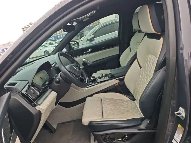 BYD Tang — Фото автомобиля 14