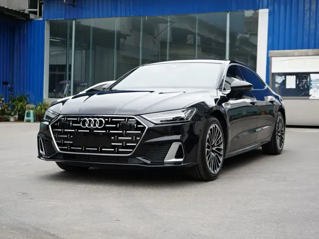 Фотография автомобиля — Audi A7L