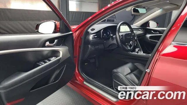 Genesis G70 — Фото автомобиля 10