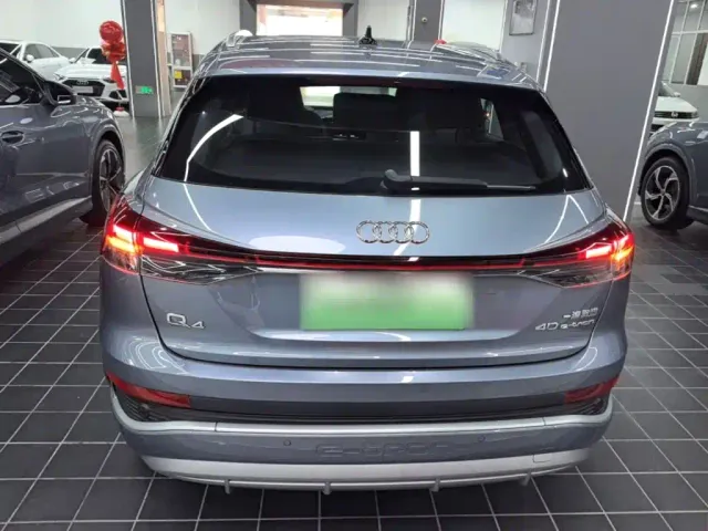 Audi Q4 e-tron — Фото автомобиля 5
