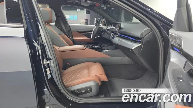 BMW 5-Series 5 серия (G60) 530i xDrive M Sport — Фото автомобиля 24