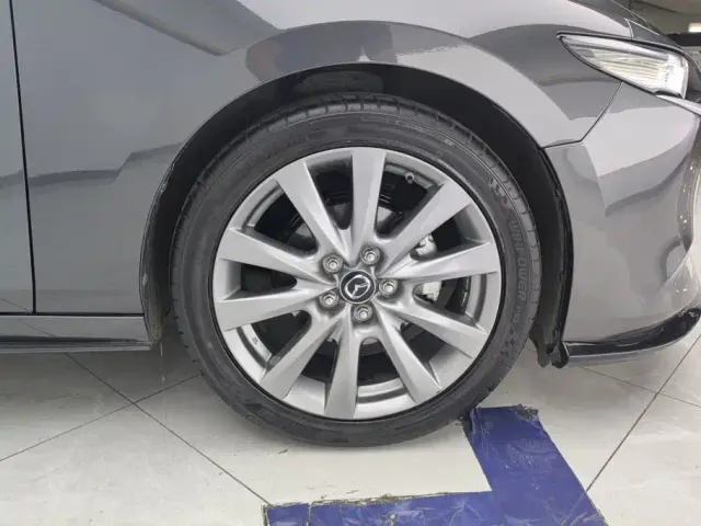 Mazda Axela — Фото автомобиля 6