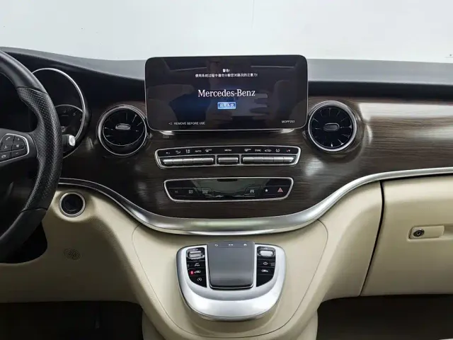 Mercedes-Benz V-Class — Фото автомобиля 12