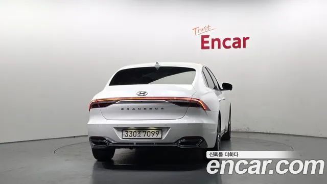 Hyundai Grandeur Grandeur (New) — Фото автомобиля 4