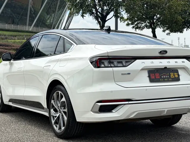Ford Mondeo — Фото автомобиля 6