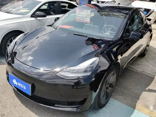 Фотография автомобиля — Tesla Model 3