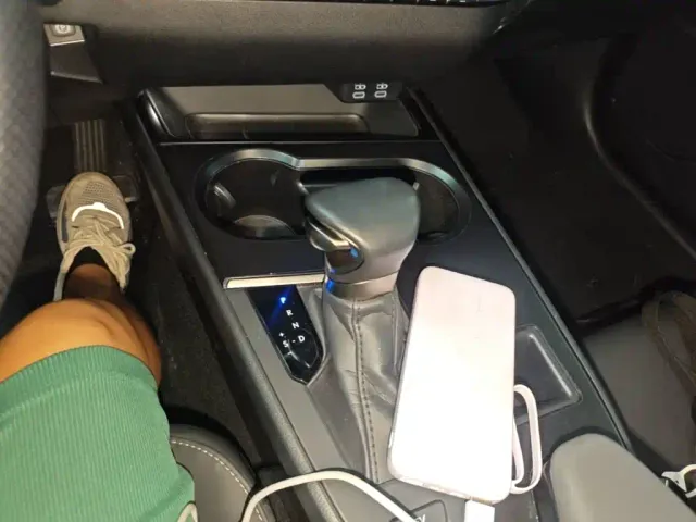 Lexus UX — Фото автомобиля 13