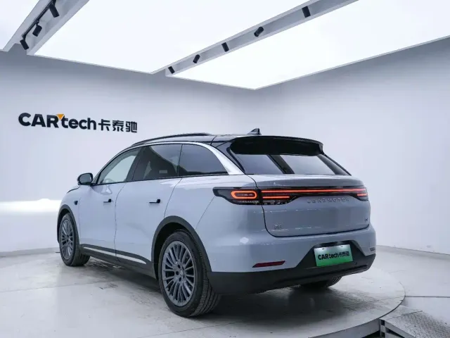 Leapmotor C11 — Фото автомобиля 19