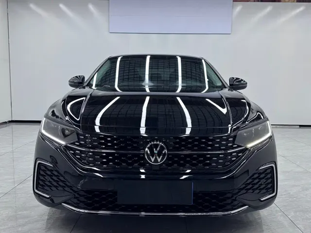 Volkswagen Passat — Фото автомобиля 2