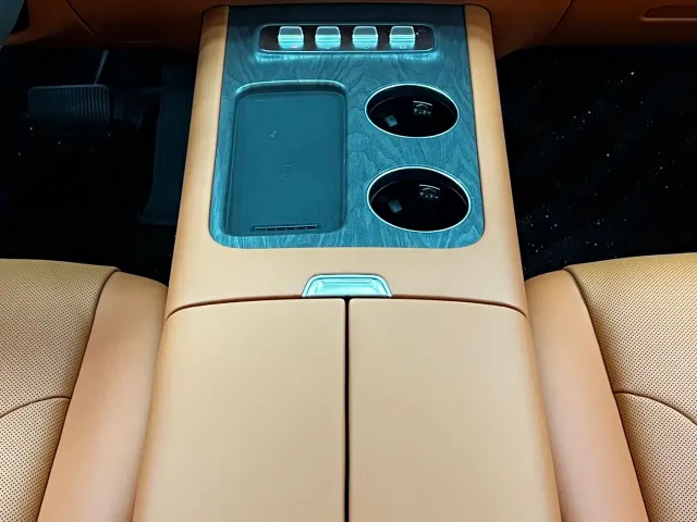 Wey V9X — Фото автомобиля 30