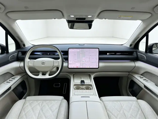 Nio ES8 — Фото автомобиля 6