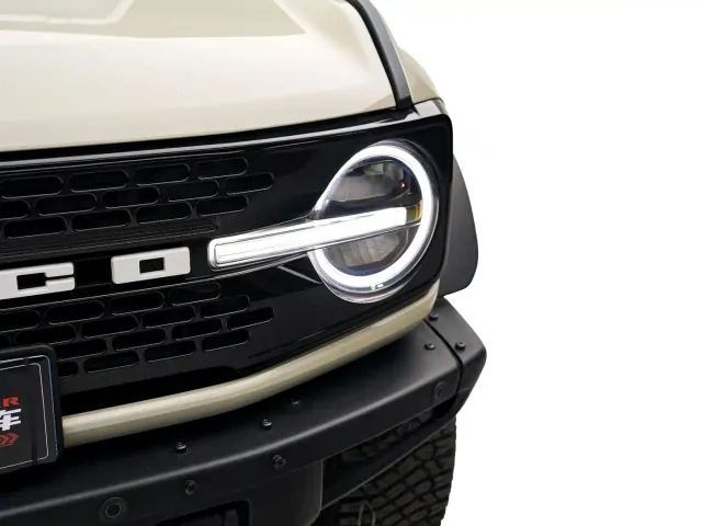 Ford Bronco — Фото автомобиля 2