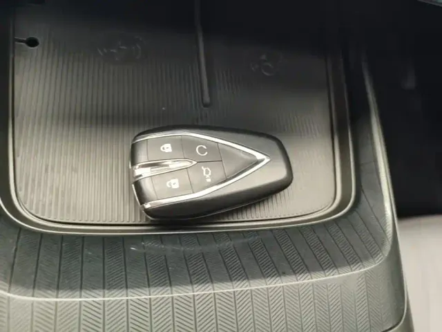 Changan Qiyuan A05 — Фото автомобиля 8