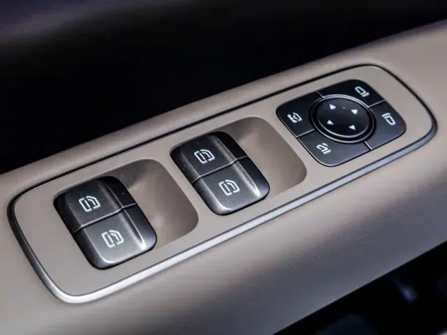 Li Auto i6 — Фото автомобиля 11