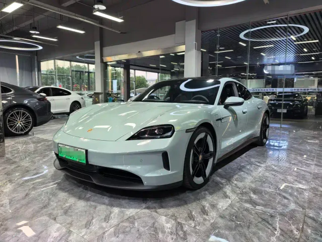 Фотография автомобиля — Porsche Taycan