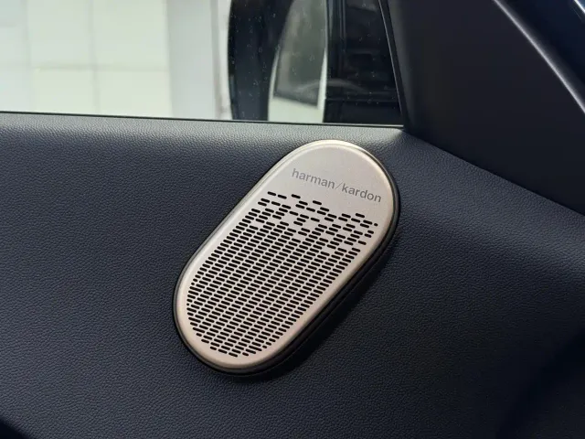 MINI Electric MINI ACEMAN — Фото автомобиля 11