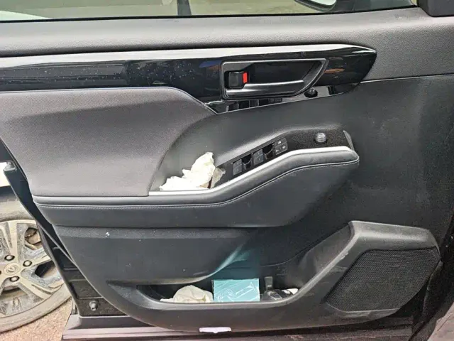 Toyota Highlander — Фото автомобиля 7