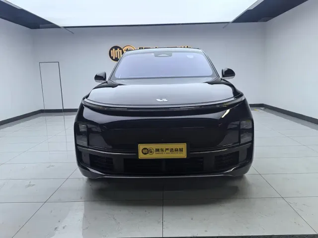 Li Auto L8 — Фото автомобиля 2