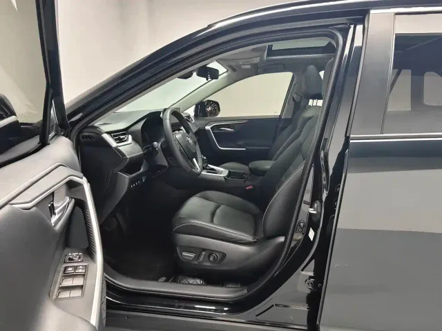 Toyota RAV4 — Фото автомобиля 14