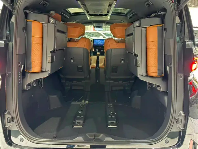 Toyota Vellfire — Фото автомобиля 14