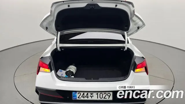 Hyundai Avante CN7 — Фото автомобиля 20