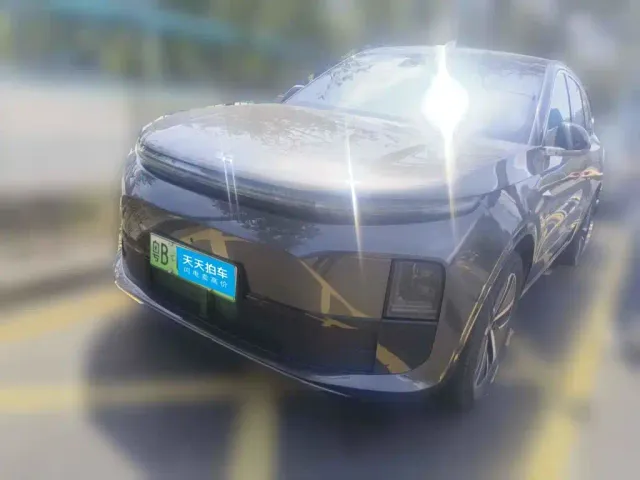 Фотография автомобиля — Li Auto L6